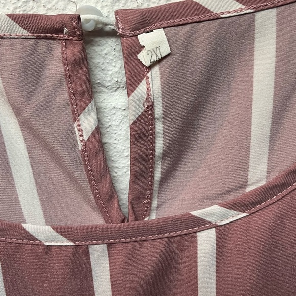 shein curve plus Vertical Stripe
Short Sleeve Blouse 2X - Picture 2 of 4